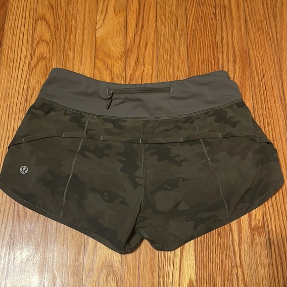 Lululemon speed shorts size 2 - Picture 2 of 6